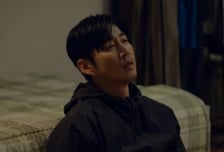 팔·다리 힘 빠지더니 숨 못 쉬어…'트라이' 윤계상도 앓는 이 병