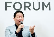 최태원 SK 회장 "AI 세상 왔는데 '기초체력' 없으면 무너진다"