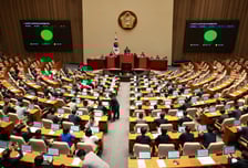 노란봉투법 통과…원-하청 단체교섭 소송도 영향 미치나