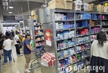 "박카스가 이 가격?"…카트 끌고 약국 쇼핑, 약사도 몰랐던 인기 제품은