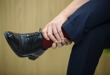 치맥 즐겼더니 발가락 퉁퉁 붓고 "악"…남자들 더 조심해야할 이 병