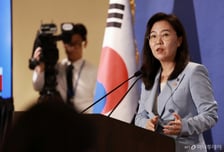 [속보]대통령실 "이진숙 방통위원장 직권면직 검토…정치중립 위반 심각"