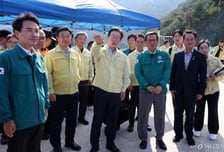 [속보]강릉 가뭄현장 찾은 이재명 대통령 "여유있는 지자체에서 공동체 의식 갖고 도와달라"