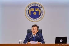 이재명 대통령 "K-바이오 의약산업은 우리 경제 미래성장동력"