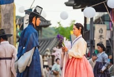 '폭군의 셰프' 임윤아-이채민, 설렘 가득한 저자 데이트 현장 포착