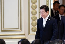 [속보]이재명 대통령 "부동산 투기 측면 있어…금융 대전환 과제"