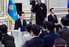 [속보]이재명 대통령 "입시, 바꿔도 난리 안 바꿔도 난리…경쟁과잉 문제"