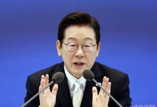 [속보]이재명 대통령 "세수결손 최소, 배당 많게 하는 게 목표…시뮬레이션 중"