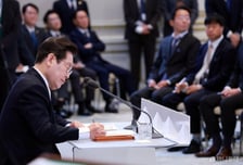 [속보]이재명 대통령, 주식양도세 50억 "굳이 낮출 필요 있나, 국회에 맡길 것"