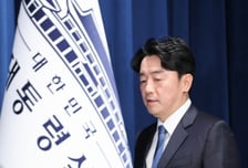 [속보]'美 구금' 근로자들 귀국…강훈식 "노심초사 가족들·국민 푹 쉴 수 있기를"
