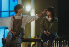 '마이유스' 송중기, 갑자기 훅 들어오는 플러팅에 천우희 심쿵