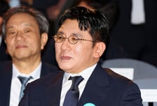 방시혁, 포토라인서 입장 밝히나…오늘 첫 소환조사