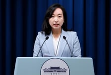 강훈식 비서실장 "추석 연휴에 정전 없게···소상공인 정책 검토도"