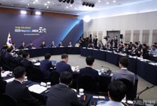 [속보]이재명 대통령 "규제 합리화, 구호 외치다 끝날 가능성…그렇게 안 되도록 노력"