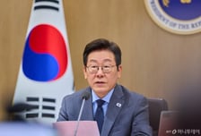 [속보]이재명 대통령 "미래성장동력 관련 청년일자리 확대 정책 세심히 추진 바라"