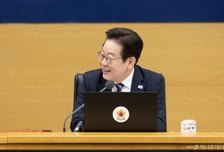 [속보]이재명 대통령 "실패해도, 우대 못받더라도 차별 않도록 노력하겠다"