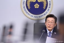 [속보]이재명 대통령, 성평등 관련 "청년들 공론장 필요한 것 아닌가"