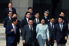 [사진]이재명 대통령, 유엔 총회 참석차 출국...김혜경 여사 '동행'