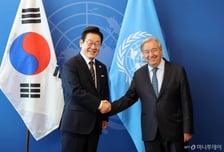 이재명 대통령, 유엔 사무총장 만나 "한반도 평화, 국제사회 전체와 연계"