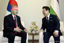 이재명 대통령, 우즈벡·체코 정상 만나 광물·원전 논의···실용외교 '가속화'