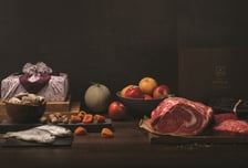 때깔부터 다르다..생산 이력 관리 신세계 초프리미엄 미식 선물세트