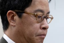 남으면 계열 리스크, 팔리니 PE 리스크…롯데 브랜드 딜레마