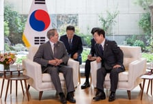 美재무 만난 李대통령 "韓日외환시장 다르다"