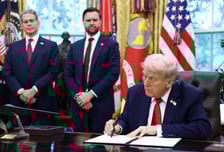 트럼프, '틱톡 행정명령' 서명…"미국인이 완전히 운영"