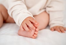 어린이집 CCTV 점검하던 공무원 경악…한 살 아기들 학대한 원장