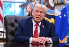 의약품에 100%, 대형트럭·가구까지…트럼프 관세 폭탄 추가