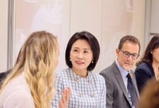 "큰언니 왔다 생각···많이 듣고 가겠다" 미 동포들 격려한 김혜경 여사, K-컬처에 애정도