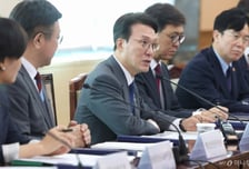 "화장실은? 만찬장은?" 경주 APEC 찾아 폭풍 질문한 김민석 총리