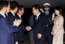 '유엔총회' 마친 이재명 대통령 귀국…정청래·김병기 마중