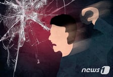 어머니 흉기 위협한 아들…지인이 꾸짖자 "진짜 찌른다" 폭행