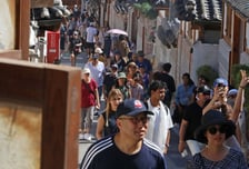 "한국인 오지마" 외치는 일본, 우리의 미래?…목표는 지갑 채우기