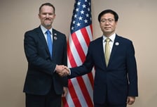 "선불 쏘거나 더 투자"…거세지는 美 압박, '국익' 지켜낼 수 있을까