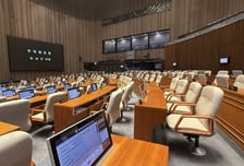 與 "국힘, 필버 요구하더니 한 명도 없어...교대 않는 주호영도 무책임"