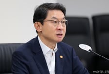 '해체' 피한 금융위 직원에 이억원 "조직·일하는 방식, 과감히 혁신"