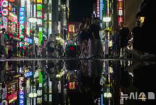 호스트바 빠진 여성에 벤츠 탄 한국인 다가갔다…도쿄 유흥가서 무슨 일