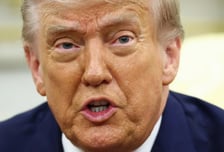 트럼프 "해외 제작 영화에 100% 관세…해외 가구도 대규모 관세"