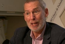 '폐암 20년 연구' 석학, 4기 진단받고 3년간 비밀로 '이 치료' 받았다