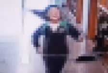 "화장실 훔쳐봐" 여중생이 누명 씌워…CCTV 찍힌 웃음 '소름'