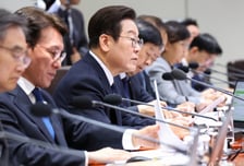 [속보]이재명 대통령 "추석연휴 시작…의료·소방 비상체계 철저히 점검하길"