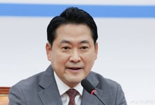 장동혁, 이 대통령에 박수?…"대통령 구하려고 모든 시스템 망가뜨리려"