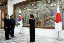 "스무마리 학"…이재명 대통령, 日 총리에 '십이장생도' 소개한 이유는