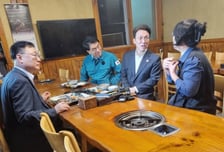 아침 일찍 식당 찾은 김민석 총리 "너무 감사하다"…왜?