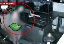 '알몸'으로 무한리필 고깃집 몰래 들어간 남성…"고기 훔쳐가" 황당