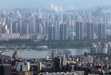 "오늘이 제일 싸다" 최고가에도 '계약완료'…불붙은 '한강벨트' 집값