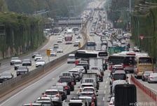 추석 연휴 첫날, 귀성길 정체…서울→부산 6시간 50분