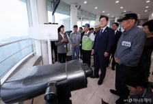 [속보]이재명 대통령, 실향민들 만나 "헤어진 가족과 따뜻한 대화, 최대한 앞당기겠다"